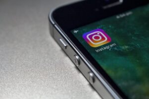 How-to-View-Download-Photos-and-Videos-from-Private-Instagram-Profiles