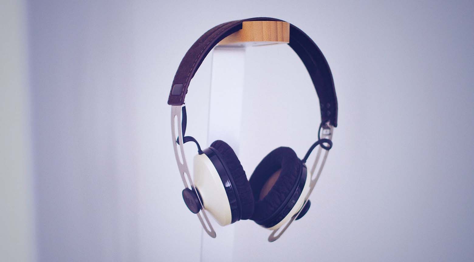 Best Studio Headphones Under $500 » TechieGenie