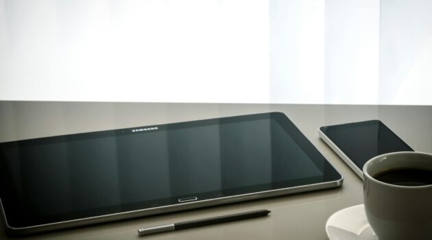 Tablets with Replaceable Batteries